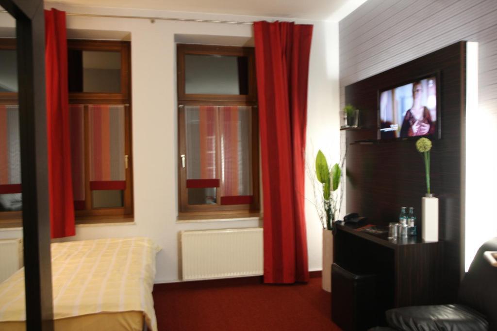 Sl'Otel - Das Stadthotel - Voll Klimatisiert Bernburg Oda fotoğraf