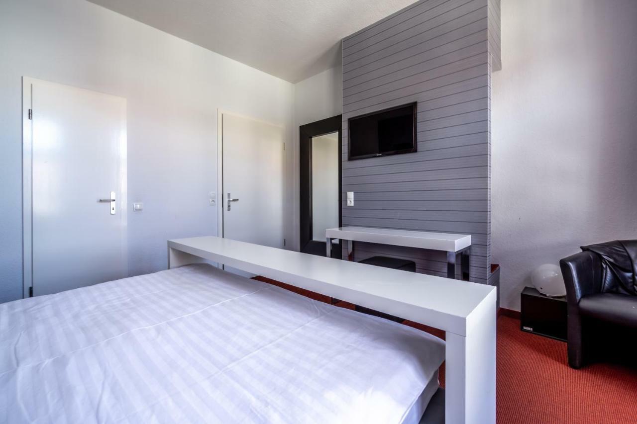 Sl'Otel - Das Stadthotel - Voll Klimatisiert Bernburg Dış mekan fotoğraf