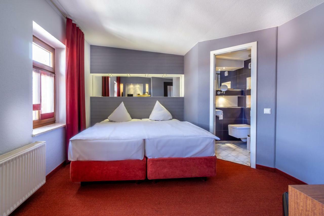 Sl'Otel - Das Stadthotel - Voll Klimatisiert Bernburg Dış mekan fotoğraf